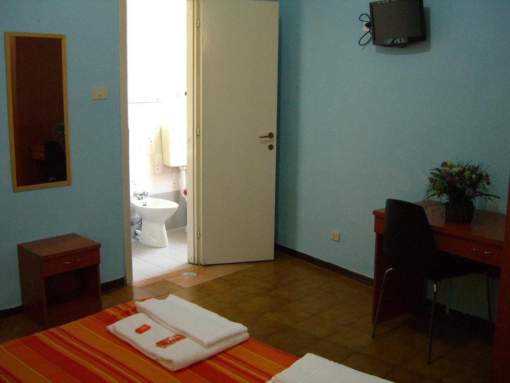 Mercurio Hotel 2*